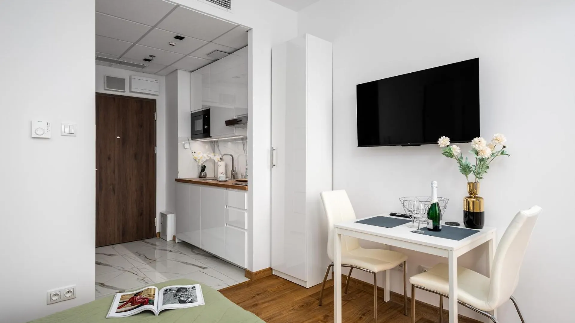 شقة Apartamenty 24H Kasprzaka وارسو