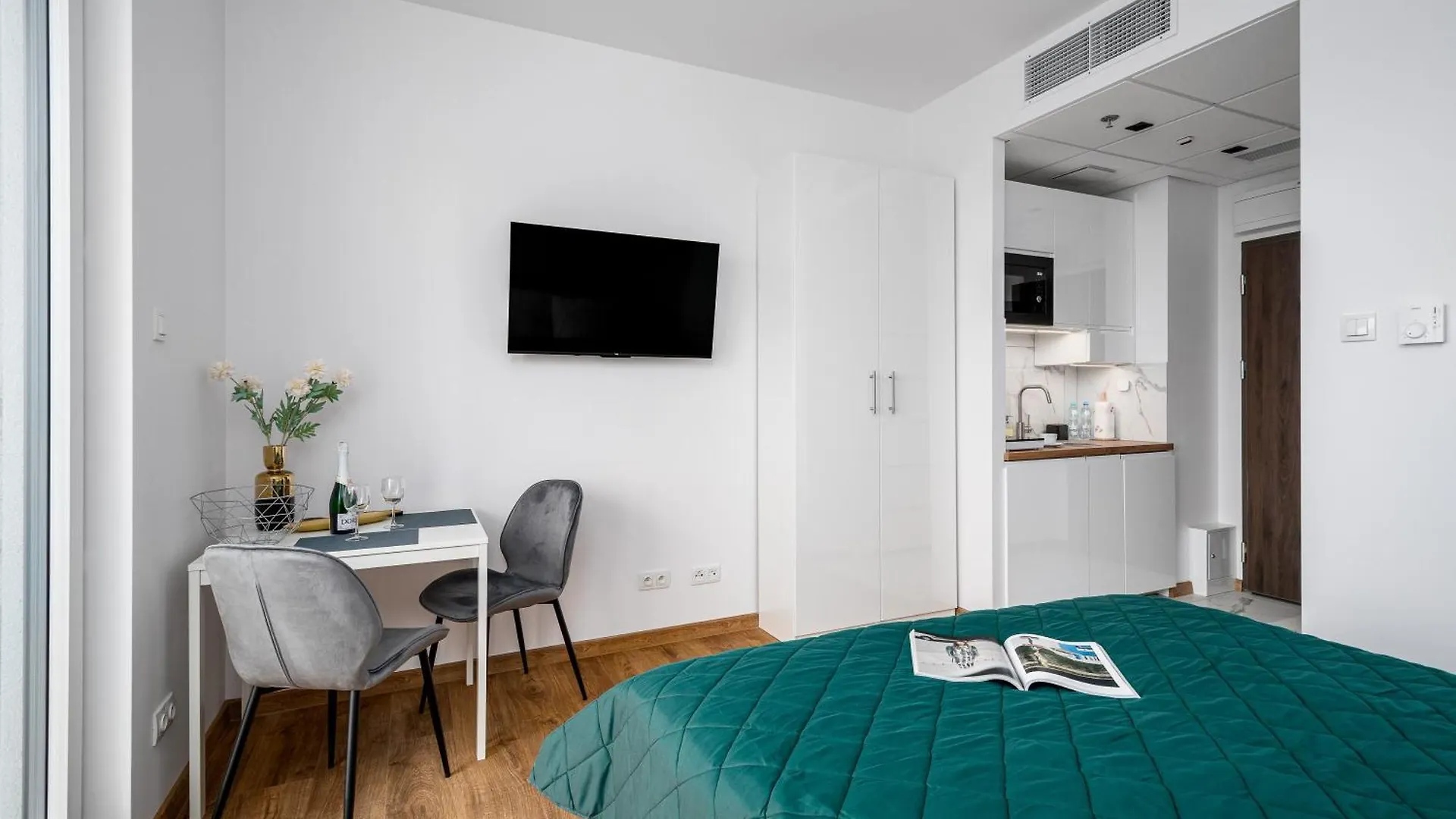 شقة Apartamenty 24H Kasprzaka وارسو